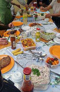 der Elternkreis Rostock beim gemeinsamen Essen
